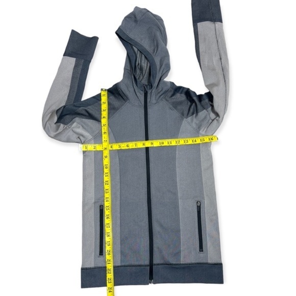 Lululemon Ebb to Train Jacket *Abstract
Black / Dark Chrome
New with Tags - Picture 9 of 17